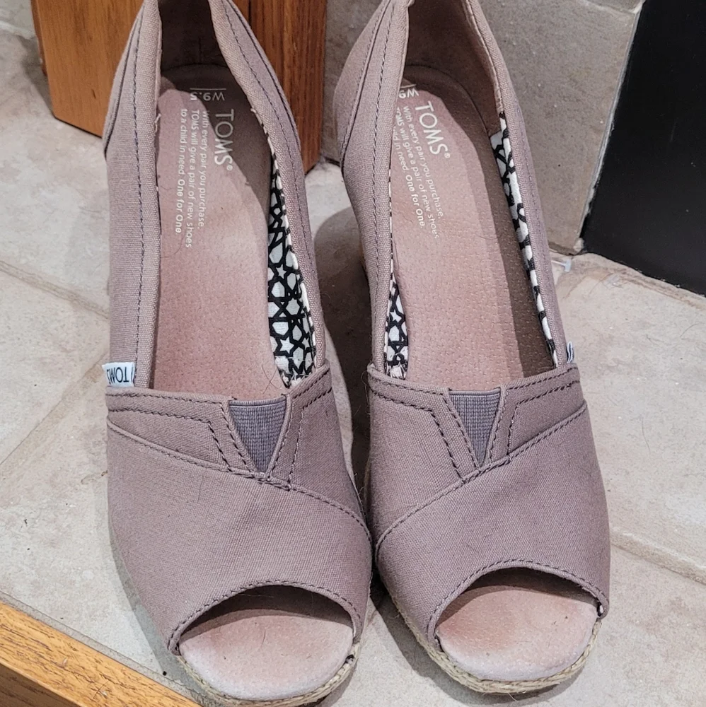 Tom's Tan Calypso Canvas Wedge Espadrilles Women's Size 9 - Picture 3 of 9